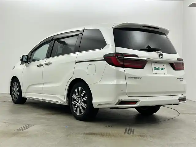 ホンダ オデッセイ ハイブリッド e:HEVアブソルート 岡山県 2021(令3)年 4.4万km プラチナホワイトパール 純正10インチナビ/【HDMI/フルセグ/DVD/CD】/マルチビューカメラ/両側パワースライドドア/純正ドライブレコーダー(前後)/社外レーダー搭載/レーダークルーズコントロール/LEDヘッドライト/オートライト/オートハイビーム/衝突軽減ブレーキ/踏み間違い防止装置/レーンキープアシスト/コーナーセンサー/ハーフレザー/純正アルミホイール