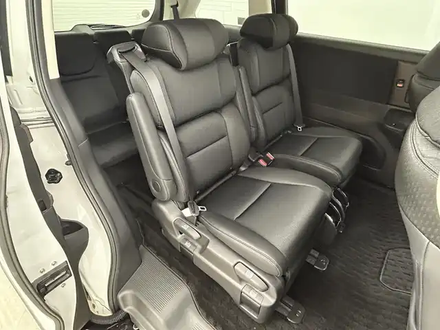 ホンダ オデッセイ ハイブリッド e:HEVアブソルート 岡山県 2021(令3)年 4.4万km プラチナホワイトパール 純正10インチナビ/【HDMI/フルセグ/DVD/CD】/マルチビューカメラ/両側パワースライドドア/純正ドライブレコーダー(前後)/社外レーダー搭載/レーダークルーズコントロール/LEDヘッドライト/オートライト/オートハイビーム/衝突軽減ブレーキ/踏み間違い防止装置/レーンキープアシスト/コーナーセンサー/ハーフレザー/純正アルミホイール