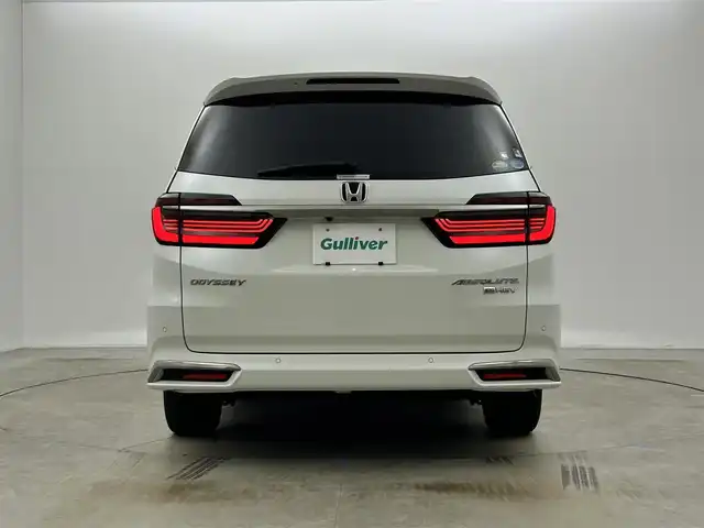 ホンダ オデッセイ ハイブリッド e:HEVアブソルート 岡山県 2021(令3)年 4.4万km プラチナホワイトパール 純正10インチナビ/【HDMI/フルセグ/DVD/CD】/マルチビューカメラ/両側パワースライドドア/純正ドライブレコーダー(前後)/社外レーダー搭載/レーダークルーズコントロール/LEDヘッドライト/オートライト/オートハイビーム/衝突軽減ブレーキ/踏み間違い防止装置/レーンキープアシスト/コーナーセンサー/ハーフレザー/純正アルミホイール