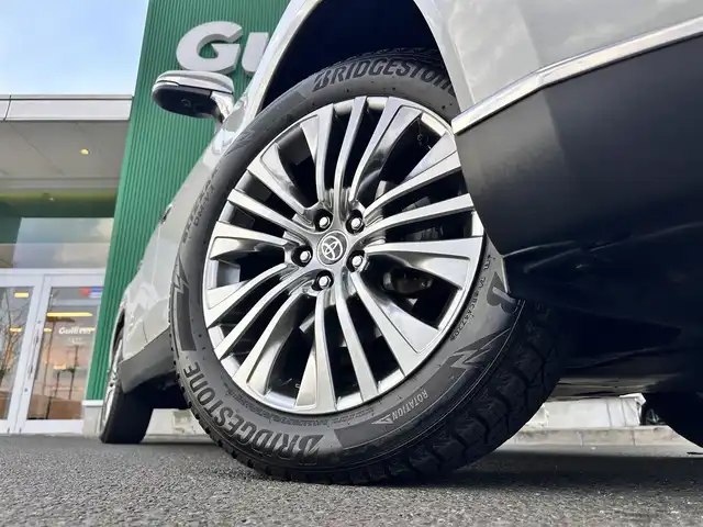 トヨタ ハリアー ハイブリッド Z レザーパッケージ 宮城県 2021(令3)年 7.4万km ホワイトパールクリスタルシャイン 調光パノラマルーフ/＝＝＝/ワンオーナー/トヨタセーフティセンス/・プリクラッシュセーフティ/・レーントレーシングアシスト/・レーダークルーズコントロール/・アダプティブハイビームシステム/・ロードサインアシスト/ブラインドスポットモニター/パーキングサポートブレーキ（前後方静止物/後方接近車両）/デジタルインナーミラー/カラーヘッドアップディスプレイ/TコネクトSDナビゲーションシステム/・12.3インチディスプレイ/・SDナビ/・Bluetooth/・AppleCarPlay/AndroidAuto/・フルセグTV/パノラミックビューモニター/JBLサウンドシステム/本革シート/シートヒーター・エアシート/ハンドルヒーター/パワーシート（メモリ付き）/コーナーセンサー/ハンズフリーパワーバックドア/革巻きステアリング/ステアリングスイッチ/電動パーキングブレーキ/ブレーキホールド/LEDヘッドランプ/フォグランプ/オートライト/スマートキー＆プッシュスタート/スペアキー/電動格納ミラー/純正19インチAW/純正フロアマット/W/サイド/カーテンエアバッグ