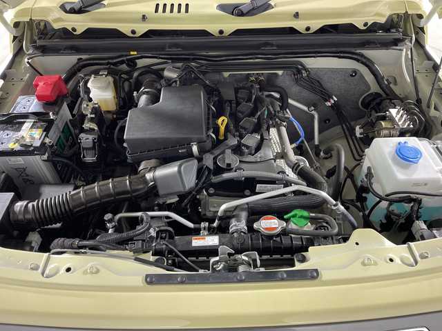 スズキ ジムニー ノマド FC 神奈川県 2025(令7)年 0.1千km アイボリー 登録済未使用車/スズキセーフティサポート/4WD/シートヒーター/ダウンヒルアシストコントロール/革巻きステアリング/ステアリングスイッチ/Autoライト/アイドリングストップ機能/コーナーセンサー/ヘッドライトレベライザー/ヘッドライトウォッシャー/LEDヘッドライト/フォグランプ/電動格納ミラー/ウィンカーミラー/背面タイヤ/純正15インチアルミホイール