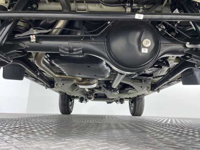 スズキ ジムニー ノマド FC 神奈川県 2025(令7)年 0.1千km アイボリー 登録済未使用車/スズキセーフティサポート/4WD/シートヒーター/ダウンヒルアシストコントロール/革巻きステアリング/ステアリングスイッチ/Autoライト/アイドリングストップ機能/コーナーセンサー/ヘッドライトレベライザー/ヘッドライトウォッシャー/LEDヘッドライト/フォグランプ/電動格納ミラー/ウィンカーミラー/背面タイヤ/純正15インチアルミホイール