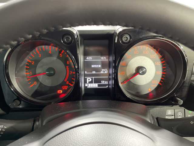 スズキ ジムニー ノマド FC 神奈川県 2025(令7)年 0.1千km アイボリー 登録済未使用車/スズキセーフティサポート/4WD/シートヒーター/ダウンヒルアシストコントロール/革巻きステアリング/ステアリングスイッチ/Autoライト/アイドリングストップ機能/コーナーセンサー/ヘッドライトレベライザー/ヘッドライトウォッシャー/LEDヘッドライト/フォグランプ/電動格納ミラー/ウィンカーミラー/背面タイヤ/純正15インチアルミホイール