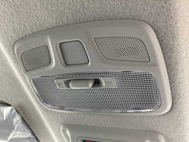 スズキ ジムニー ノマド FC 神奈川県 2025(令7)年 0.1千km アイボリー 登録済未使用車/スズキセーフティサポート/4WD/シートヒーター/ダウンヒルアシストコントロール/革巻きステアリング/ステアリングスイッチ/Autoライト/アイドリングストップ機能/コーナーセンサー/ヘッドライトレベライザー/ヘッドライトウォッシャー/LEDヘッドライト/フォグランプ/電動格納ミラー/ウィンカーミラー/背面タイヤ/純正15インチアルミホイール