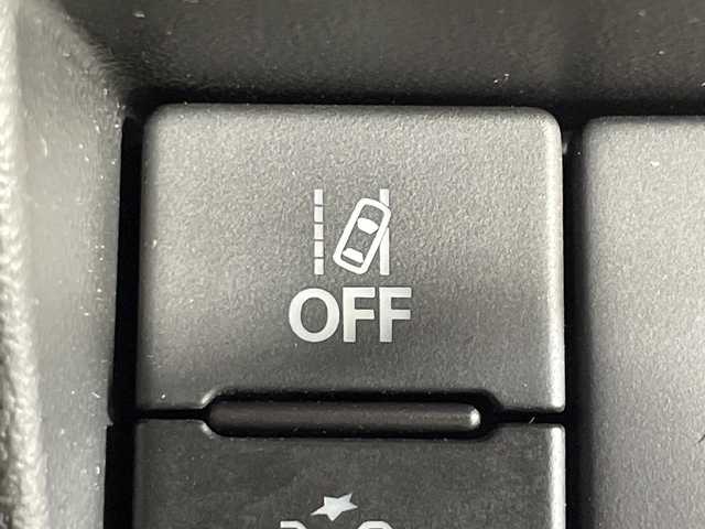 スズキ ジムニー ノマド FC 神奈川県 2025(令7)年 0.1千km アイボリー 登録済未使用車/スズキセーフティサポート/4WD/シートヒーター/ダウンヒルアシストコントロール/革巻きステアリング/ステアリングスイッチ/Autoライト/アイドリングストップ機能/コーナーセンサー/ヘッドライトレベライザー/ヘッドライトウォッシャー/LEDヘッドライト/フォグランプ/電動格納ミラー/ウィンカーミラー/背面タイヤ/純正15インチアルミホイール