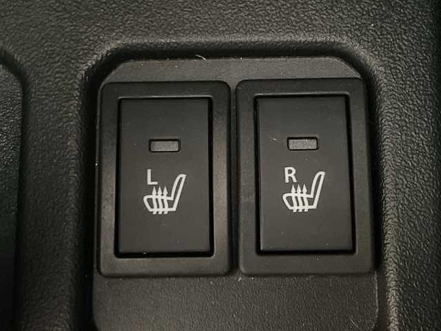 スズキ ジムニー ノマド FC 神奈川県 2025(令7)年 0.1千km アイボリー 登録済未使用車/スズキセーフティサポート/4WD/シートヒーター/ダウンヒルアシストコントロール/革巻きステアリング/ステアリングスイッチ/Autoライト/アイドリングストップ機能/コーナーセンサー/ヘッドライトレベライザー/ヘッドライトウォッシャー/LEDヘッドライト/フォグランプ/電動格納ミラー/ウィンカーミラー/背面タイヤ/純正15インチアルミホイール