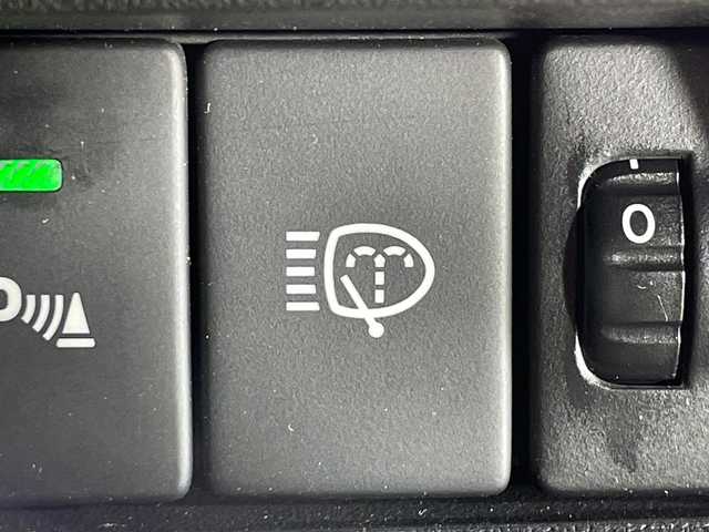 スズキ ジムニー ノマド FC 神奈川県 2025(令7)年 0.1千km アイボリー 登録済未使用車/スズキセーフティサポート/4WD/シートヒーター/ダウンヒルアシストコントロール/革巻きステアリング/ステアリングスイッチ/Autoライト/アイドリングストップ機能/コーナーセンサー/ヘッドライトレベライザー/ヘッドライトウォッシャー/LEDヘッドライト/フォグランプ/電動格納ミラー/ウィンカーミラー/背面タイヤ/純正15インチアルミホイール