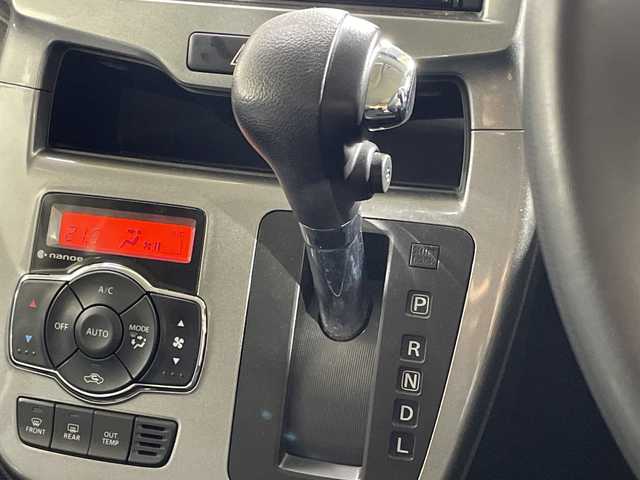 スズキ ソリオ HV MZ 神奈川県 2017(平29)年 5.7万km ピュアホワイトP 社外7インチHDDナビ（AVIC-HRZ900）/両側パワースライドドア/横滑り防止装置/アイドリングストップ/LEDヘッドライト/フォグランプ/オートライト/ウィンカーミラー/電動格納ミラー/純正15インチAW/プッシュスタート/スマートキー/フロアマット