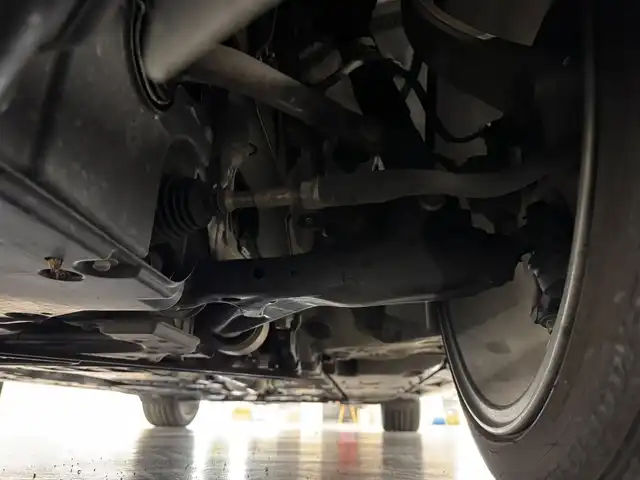 トヨタ クラウン ハイブリッド アスリートS 三重県 2014(平26)年 4.1万km ホワイトパールクリスタルシャイン ハイブリッド/FR/MTモード付フロアCVT/純正 8インチ HDDナビ/（AM/FM/CD/DVD/HDDREC/USB/iPod/Bluetooth/TV）/バックカメラ/ドライブレコーダー 前後/ビルトイン ETC/安全/・VDIM（EBD付ABS＆VSC＆TRC＆EPS）/・SRS サイド＆カーテンエアバッグシステム/など/装備/・【OP】寒冷地仕様（リヤフォグ、ウインドシールドデアイサーなど）/・シートヒーター（D/N）/・ステアリングヒーター/・パワーシート（D8way＋電動ランバーサポート/N4way）/・オートライト/・HIDヘッドランプ/・左右独立オートエアコン（スイングレジスター付）/・ステアリングスイッチ/・電動チルト&テレスコピックステアリング/・プッシュスタート/・社外19inAW/・ステアリングスイッチ/・保/取/ナビ取/・スマートキーx2/など