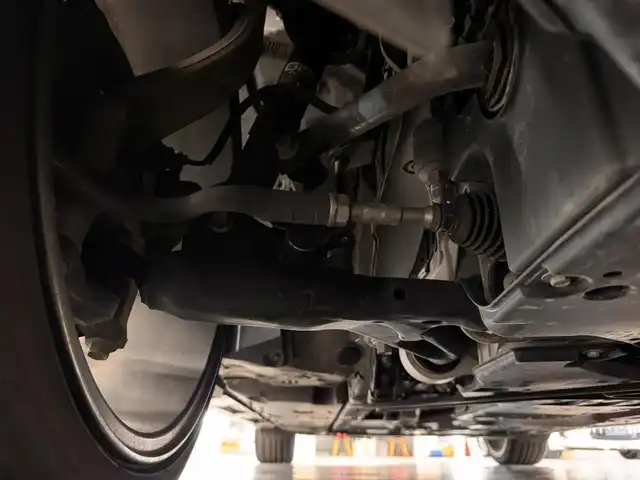 トヨタ クラウン ハイブリッド アスリートS 三重県 2014(平26)年 4.1万km ホワイトパールクリスタルシャイン ハイブリッド/FR/MTモード付フロアCVT/純正 8インチ HDDナビ/（AM/FM/CD/DVD/HDDREC/USB/iPod/Bluetooth/TV）/バックカメラ/ドライブレコーダー 前後/ビルトイン ETC/安全/・VDIM（EBD付ABS＆VSC＆TRC＆EPS）/・SRS サイド＆カーテンエアバッグシステム/など/装備/・【OP】寒冷地仕様（リヤフォグ、ウインドシールドデアイサーなど）/・シートヒーター（D/N）/・ステアリングヒーター/・パワーシート（D8way＋電動ランバーサポート/N4way）/・オートライト/・HIDヘッドランプ/・左右独立オートエアコン（スイングレジスター付）/・ステアリングスイッチ/・電動チルト&テレスコピックステアリング/・プッシュスタート/・社外19inAW/・ステアリングスイッチ/・保/取/ナビ取/・スマートキーx2/など