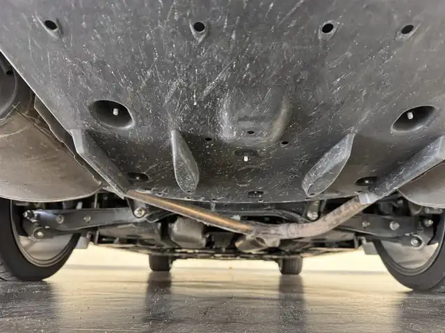 トヨタ クラウン ハイブリッド アスリートS 三重県 2014(平26)年 4.1万km ホワイトパールクリスタルシャイン ハイブリッド/FR/MTモード付フロアCVT/純正 8インチ HDDナビ/（AM/FM/CD/DVD/HDDREC/USB/iPod/Bluetooth/TV）/バックカメラ/ドライブレコーダー 前後/ビルトイン ETC/安全/・VDIM（EBD付ABS＆VSC＆TRC＆EPS）/・SRS サイド＆カーテンエアバッグシステム/など/装備/・【OP】寒冷地仕様（リヤフォグ、ウインドシールドデアイサーなど）/・シートヒーター（D/N）/・ステアリングヒーター/・パワーシート（D8way＋電動ランバーサポート/N4way）/・オートライト/・HIDヘッドランプ/・左右独立オートエアコン（スイングレジスター付）/・ステアリングスイッチ/・電動チルト&テレスコピックステアリング/・プッシュスタート/・社外19inAW/・ステアリングスイッチ/・保/取/ナビ取/・スマートキーx2/など