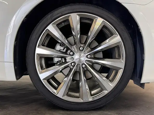 トヨタ クラウン ハイブリッド アスリートS 三重県 2014(平26)年 4.1万km ホワイトパールクリスタルシャイン ハイブリッド/FR/MTモード付フロアCVT/純正 8インチ HDDナビ/（AM/FM/CD/DVD/HDDREC/USB/iPod/Bluetooth/TV）/バックカメラ/ドライブレコーダー 前後/ビルトイン ETC/安全/・VDIM（EBD付ABS＆VSC＆TRC＆EPS）/・SRS サイド＆カーテンエアバッグシステム/など/装備/・【OP】寒冷地仕様（リヤフォグ、ウインドシールドデアイサーなど）/・シートヒーター（D/N）/・ステアリングヒーター/・パワーシート（D8way＋電動ランバーサポート/N4way）/・オートライト/・HIDヘッドランプ/・左右独立オートエアコン（スイングレジスター付）/・ステアリングスイッチ/・電動チルト&テレスコピックステアリング/・プッシュスタート/・社外19inAW/・ステアリングスイッチ/・保/取/ナビ取/・スマートキーx2/など