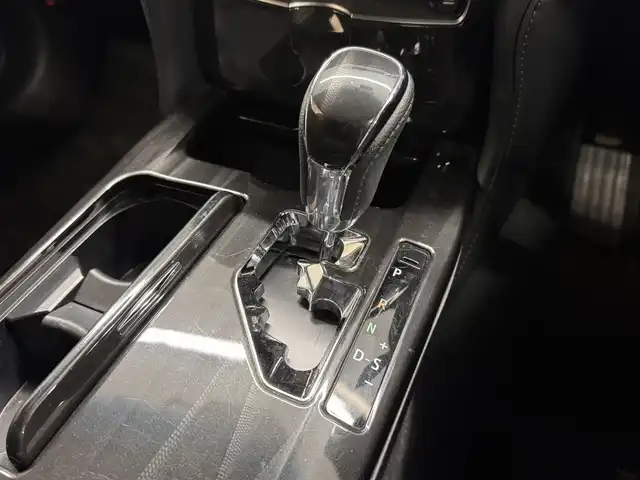 トヨタ クラウン ハイブリッド アスリートS 三重県 2014(平26)年 4.1万km ホワイトパールクリスタルシャイン ハイブリッド/FR/MTモード付フロアCVT/純正 8インチ HDDナビ/（AM/FM/CD/DVD/HDDREC/USB/iPod/Bluetooth/TV）/バックカメラ/ドライブレコーダー 前後/ビルトイン ETC/安全/・VDIM（EBD付ABS＆VSC＆TRC＆EPS）/・SRS サイド＆カーテンエアバッグシステム/など/装備/・【OP】寒冷地仕様（リヤフォグ、ウインドシールドデアイサーなど）/・シートヒーター（D/N）/・ステアリングヒーター/・パワーシート（D8way＋電動ランバーサポート/N4way）/・オートライト/・HIDヘッドランプ/・左右独立オートエアコン（スイングレジスター付）/・ステアリングスイッチ/・電動チルト&テレスコピックステアリング/・プッシュスタート/・社外19inAW/・ステアリングスイッチ/・保/取/ナビ取/・スマートキーx2/など