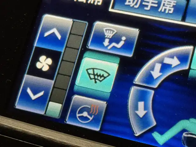 トヨタ クラウン ハイブリッド アスリートS 三重県 2014(平26)年 4.1万km ホワイトパールクリスタルシャイン ハイブリッド/FR/MTモード付フロアCVT/純正 8インチ HDDナビ/（AM/FM/CD/DVD/HDDREC/USB/iPod/Bluetooth/TV）/バックカメラ/ドライブレコーダー 前後/ビルトイン ETC/安全/・VDIM（EBD付ABS＆VSC＆TRC＆EPS）/・SRS サイド＆カーテンエアバッグシステム/など/装備/・【OP】寒冷地仕様（リヤフォグ、ウインドシールドデアイサーなど）/・シートヒーター（D/N）/・ステアリングヒーター/・パワーシート（D8way＋電動ランバーサポート/N4way）/・オートライト/・HIDヘッドランプ/・左右独立オートエアコン（スイングレジスター付）/・ステアリングスイッチ/・電動チルト&テレスコピックステアリング/・プッシュスタート/・社外19inAW/・ステアリングスイッチ/・保/取/ナビ取/・スマートキーx2/など