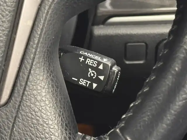 トヨタ クラウン ハイブリッド アスリートS 三重県 2014(平26)年 4.1万km ホワイトパールクリスタルシャイン ハイブリッド/FR/MTモード付フロアCVT/純正 8インチ HDDナビ/（AM/FM/CD/DVD/HDDREC/USB/iPod/Bluetooth/TV）/バックカメラ/ドライブレコーダー 前後/ビルトイン ETC/安全/・VDIM（EBD付ABS＆VSC＆TRC＆EPS）/・SRS サイド＆カーテンエアバッグシステム/など/装備/・【OP】寒冷地仕様（リヤフォグ、ウインドシールドデアイサーなど）/・シートヒーター（D/N）/・ステアリングヒーター/・パワーシート（D8way＋電動ランバーサポート/N4way）/・オートライト/・HIDヘッドランプ/・左右独立オートエアコン（スイングレジスター付）/・ステアリングスイッチ/・電動チルト&テレスコピックステアリング/・プッシュスタート/・社外19inAW/・ステアリングスイッチ/・保/取/ナビ取/・スマートキーx2/など