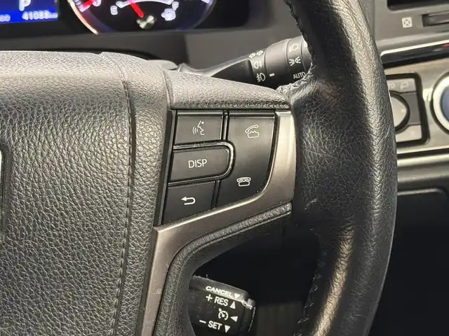 トヨタ クラウン ハイブリッド アスリートS 三重県 2014(平26)年 4.1万km ホワイトパールクリスタルシャイン ハイブリッド/FR/MTモード付フロアCVT/純正 8インチ HDDナビ/（AM/FM/CD/DVD/HDDREC/USB/iPod/Bluetooth/TV）/バックカメラ/ドライブレコーダー 前後/ビルトイン ETC/安全/・VDIM（EBD付ABS＆VSC＆TRC＆EPS）/・SRS サイド＆カーテンエアバッグシステム/など/装備/・【OP】寒冷地仕様（リヤフォグ、ウインドシールドデアイサーなど）/・シートヒーター（D/N）/・ステアリングヒーター/・パワーシート（D8way＋電動ランバーサポート/N4way）/・オートライト/・HIDヘッドランプ/・左右独立オートエアコン（スイングレジスター付）/・ステアリングスイッチ/・電動チルト&テレスコピックステアリング/・プッシュスタート/・社外19inAW/・ステアリングスイッチ/・保/取/ナビ取/・スマートキーx2/など