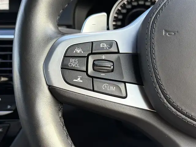 ＢＭＷ ５３０ｉ ED ミッション:インポッシブル 福島県 2020(令2)年 2.1万km サファイアブラックP 特別仕様車/ワンオーナー/純正HDDナビ/(DVD/フルセグTV/Bluetooth/USB/MSV)/全方位カメラ/Mブレーキ/アダプティブサスペンション/専用ブラックキドニーグリル/専用ブラック19インチアルミホイール/ハイラインパッケージ/・ナイトブルー革スポーツシート/・全席シートヒーター/・前席パワーシート/ハーマンカードンサラウンドシステム/アクティブクルーズコントロール/衝突軽減ブレーキ/パワートランク/フットオープナー/LEDヘッドライト/スマートキー/ETC/前後ドライブレコーダー/ブラインドスポットモニター/ヘッドアップディスプレイ/レーンキープアシスト/パドルシフト/横滑り防止機能