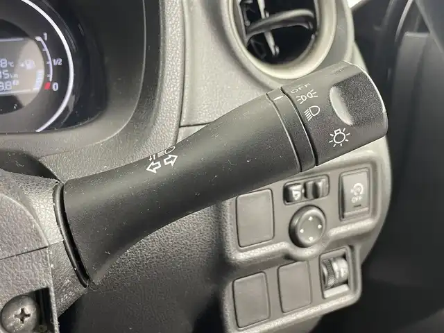 日産 ノート X DIG－S 埼玉県 2013(平25)年 6.7万km スーパーブラック 社外ナビゲーションAVN-V02BT/（Bluetooth/CD/DVD/AM/FM）/アイドリングストップ/ETC/スマートキー/プッシュスタート/電動格納ミラー/ECOモード
