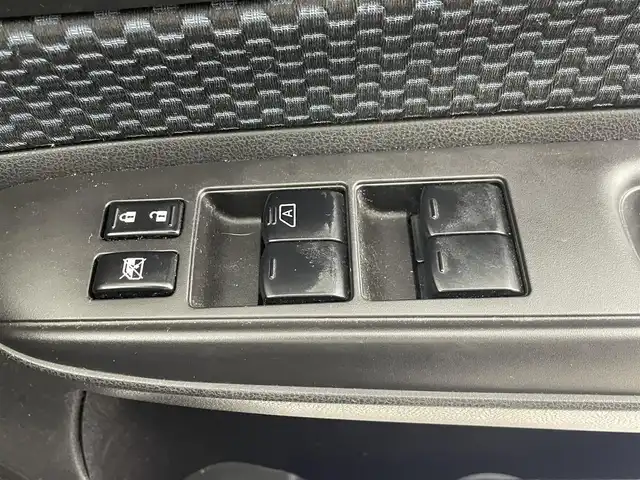 日産 ノート X DIG－S 埼玉県 2013(平25)年 6.7万km スーパーブラック 社外ナビゲーションAVN-V02BT/（Bluetooth/CD/DVD/AM/FM）/アイドリングストップ/ETC/スマートキー/プッシュスタート/電動格納ミラー/ECOモード