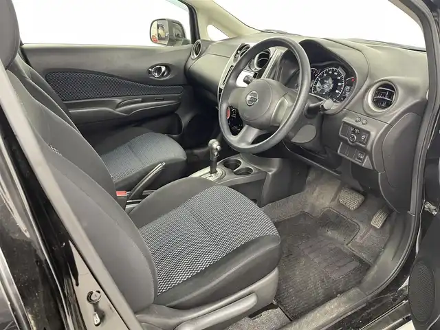 日産 ノート X DIG－S 埼玉県 2013(平25)年 6.7万km スーパーブラック 社外ナビゲーションAVN-V02BT/（Bluetooth/CD/DVD/AM/FM）/アイドリングストップ/ETC/スマートキー/プッシュスタート/電動格納ミラー/ECOモード