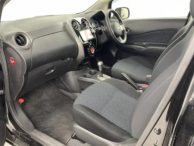 日産 ノート X DIG－S 埼玉県 2013(平25)年 6.7万km スーパーブラック 社外ナビゲーションAVN-V02BT/（Bluetooth/CD/DVD/AM/FM）/アイドリングストップ/ETC/スマートキー/プッシュスタート/電動格納ミラー/ECOモード