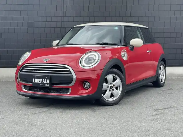 ＭＩＮＩ ミニ ヴィクトリア 静岡県 2019(令1)年 4万km チリ・レッド 純正HDDナビ/衝突軽減ブレーキ　/バックカメラ/LEDヘッドライト　/USB/Blluetooth/AUX/ETC　/電動格納ミラー　/オートライト　/リモコンキー　/プッシュスタート　/アイドリングストップ