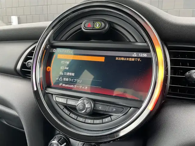 ＭＩＮＩ ミニ ヴィクトリア 静岡県 2019(令1)年 4万km チリ・レッド 純正HDDナビ/衝突軽減ブレーキ　/バックカメラ/LEDヘッドライト　/USB/Blluetooth/AUX/ETC　/電動格納ミラー　/オートライト　/リモコンキー　/プッシュスタート　/アイドリングストップ