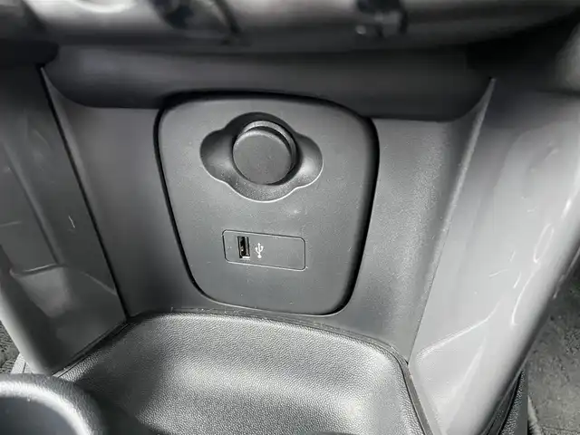 ＭＩＮＩ ミニ ヴィクトリア 静岡県 2019(令1)年 4万km チリ・レッド 純正HDDナビ/衝突軽減ブレーキ　/バックカメラ/LEDヘッドライト　/USB/Blluetooth/AUX/ETC　/電動格納ミラー　/オートライト　/リモコンキー　/プッシュスタート　/アイドリングストップ
