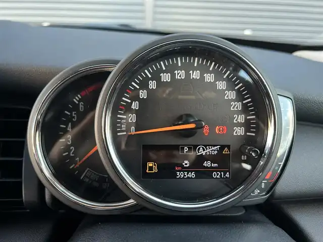 ＭＩＮＩ ミニ ヴィクトリア 茨城県 2019(令1)年 4万km チリ・レッド 純正HDDナビ/衝突軽減ブレーキ　/バックカメラ/LEDヘッドライト　/USB/Blluetooth/AUX/ETC　/電動格納ミラー　/オートライト　/リモコンキー　/プッシュスタート　/アイドリングストップ