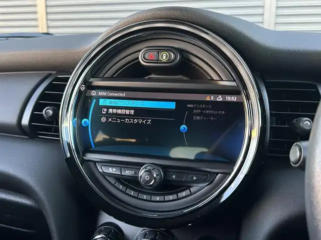 ＭＩＮＩ ミニ ヴィクトリア 茨城県 2019(令1)年 4万km チリ・レッド 純正HDDナビ/衝突軽減ブレーキ　/バックカメラ/LEDヘッドライト　/USB/Blluetooth/AUX/ETC　/電動格納ミラー　/オートライト　/リモコンキー　/プッシュスタート　/アイドリングストップ