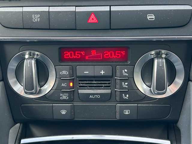 アウディ Ａ３ スポーツバック 1．8 TFSI 東京都 2010(平22)年 7.4万km アイビスホワイト 純正HDDナビ/AM/FM/CD/DVD/BT/バックカメラ/横滑り防止装置/DN席パワーシート/ハーフレザー/革巻きステアリング/スペアキー×1/HID/保証書/取扱説明書