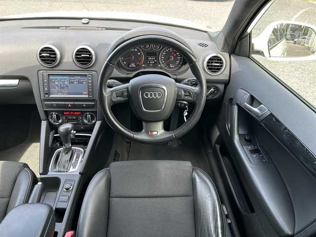 アウディ Ａ３ スポーツバック 1．8 TFSI 東京都 2010(平22)年 7.4万km アイビスホワイト 純正HDDナビ/AM/FM/CD/DVD/BT/バックカメラ/横滑り防止装置/DN席パワーシート/ハーフレザー/革巻きステアリング/スペアキー×1/HID/保証書/取扱説明書