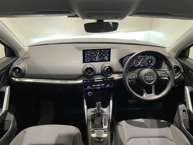 アウディ Ｑ２ 1．0 TFSI スポーツ 愛知県 2017(平29)年 3.5万km グレー バーチャルコクピット　/ＭＭＩナビゲーション　/Ｂｌｕｅｔｏｏｔｈ　/フルセグテレビ　/バックカメラ　/パーキングエイド　/ＡＣＣ　/ＬＫＡ　/ＬＤＷ　/ＢＳＭ　/コーナーセンサー　/ＥＴＣ２．０　/オートライト　/レインセンサー/シートヒーター/プッシュスタート/アイドリングストップ