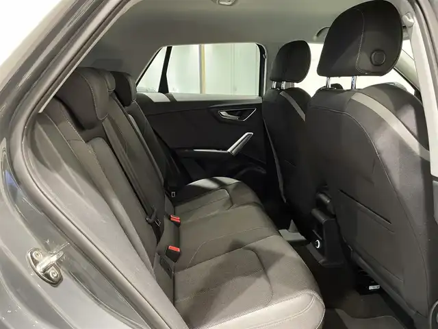 アウディ Ｑ２ 1．0 TFSI スポーツ 愛知県 2017(平29)年 3.5万km グレー バーチャルコクピット　/ＭＭＩナビゲーション　/Ｂｌｕｅｔｏｏｔｈ　/フルセグテレビ　/バックカメラ　/パーキングエイド　/ＡＣＣ　/ＬＫＡ　/ＬＤＷ　/ＢＳＭ　/コーナーセンサー　/ＥＴＣ２．０　/オートライト　/レインセンサー/シートヒーター/プッシュスタート/アイドリングストップ
