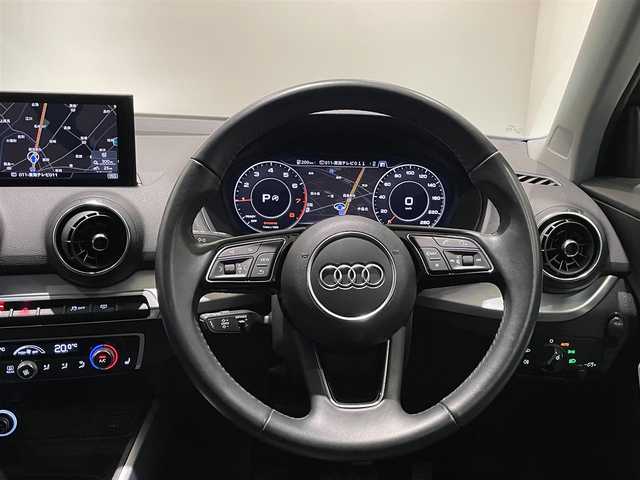 アウディ Ｑ２ 1．0 TFSI スポーツ 愛知県 2017(平29)年 3.5万km グレー バーチャルコクピット　/ＭＭＩナビゲーション　/Ｂｌｕｅｔｏｏｔｈ　/フルセグテレビ　/バックカメラ　/パーキングエイド　/ＡＣＣ　/ＬＫＡ　/ＬＤＷ　/ＢＳＭ　/コーナーセンサー　/ＥＴＣ２．０　/オートライト　/レインセンサー/シートヒーター/プッシュスタート/アイドリングストップ