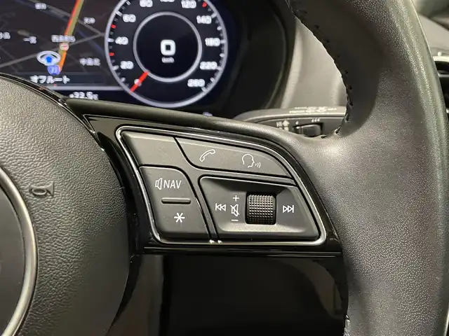 アウディ Ｑ２ 1．0 TFSI スポーツ 愛知県 2017(平29)年 3.5万km グレー バーチャルコクピット　/ＭＭＩナビゲーション　/Ｂｌｕｅｔｏｏｔｈ　/フルセグテレビ　/バックカメラ　/パーキングエイド　/ＡＣＣ　/ＬＫＡ　/ＬＤＷ　/ＢＳＭ　/コーナーセンサー　/ＥＴＣ２．０　/オートライト　/レインセンサー/シートヒーター/プッシュスタート/アイドリングストップ