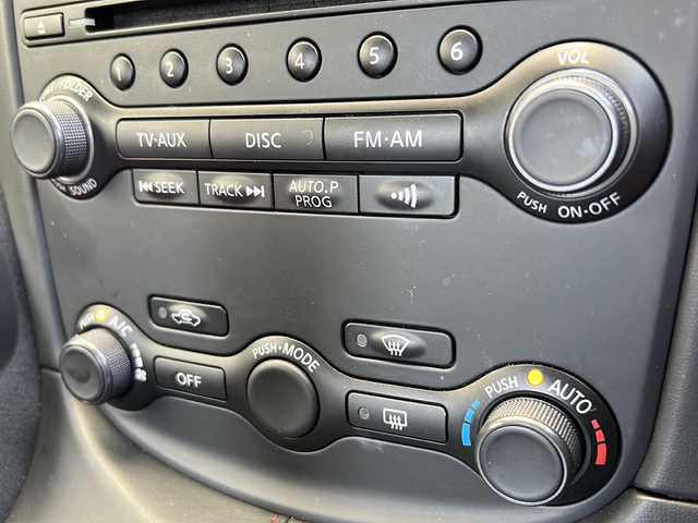 日産 フェアレディ Ｚ ニスモ 埼玉県 2015(平27)年 5万km ブリリアントホワイトパール 外部検査済み/登録時走行距離49167km/純正メーカーHDDナビゲーション/(CD/DVD)/フルセグテレビ/バックカメラ/純正RAYS鍛造１９インチアルミホイール/専用レカロハーフレザーシート/パドルシフト/ETC(ビルトイン)/HIDヘッドライト/LEDフォグランプ/BOSEサラウンドシステム/電動格納ミラー/オートライト/ステアリングリモコン/プッシュスタート/スマートキー/スペアキー/新車保証書/取扱説明書