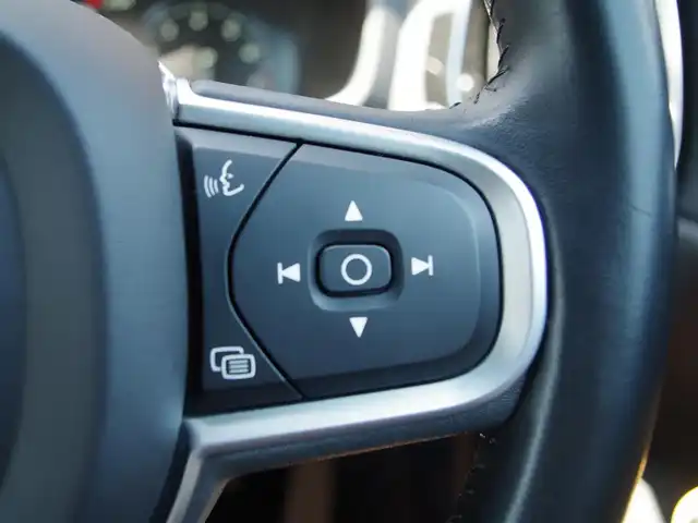 ボルボ Ｖ６０ T5 モメンタム 埼玉県 2019(令1)年 6.9万km オニキスブラックP 1オーナー /キャメルレザーシート /アダプティブクルーズコントロール /インテリセーフ /CarPlay /パークセンサー /ブラインドスポットモニター /バックカメラ /純正ナビ /ETC /ドラレコ /フルセグTV /シートヒーター
