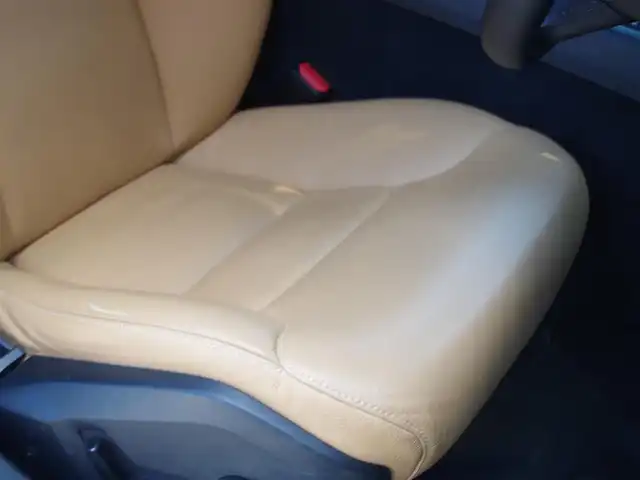 ボルボ Ｖ６０ T5 モメンタム 埼玉県 2019(令1)年 6.9万km オニキスブラックP 1オーナー /キャメルレザーシート /アダプティブクルーズコントロール /インテリセーフ /CarPlay /パークセンサー /ブラインドスポットモニター /バックカメラ /純正ナビ /ETC /ドラレコ /フルセグTV /シートヒーター