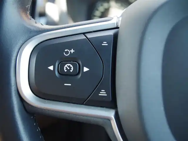 ボルボ Ｖ６０ T5 モメンタム 埼玉県 2019(令1)年 6.9万km オニキスブラックP 1オーナー /キャメルレザーシート /アダプティブクルーズコントロール /インテリセーフ /CarPlay /パークセンサー /ブラインドスポットモニター /バックカメラ /純正ナビ /ETC /ドラレコ /フルセグTV /シートヒーター