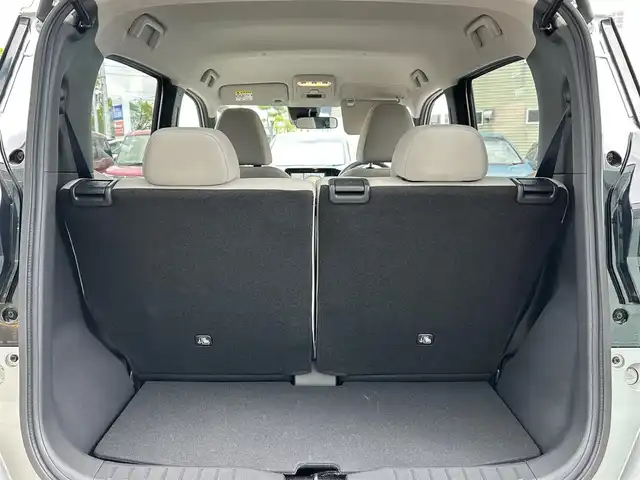 日産 サクラ X 愛媛県 2023(令5)年 0.6万km スターリングシルバーメタリック 禁煙車/登録時走行距離6049km/純正ナビCD/DVD/フルセグTV/Bluetooth/全方位カメラ（フロント/サイド/リヤ）/エマージェンシーブレーキ/踏み間違え防止装置/オートライト/オートハイビーム/LEDヘッドライト/電動パーキングブレーキ/オートブレーキホールド/スマートキー/プッシュスタートボタン/充電ケーブル