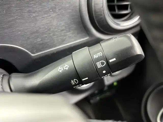 トヨタ アクア G ブラックソフトレザーセレ 埼玉県 2013(平25)年 10.4万km ライムホワイトパールクリスタルシャイン 純正ナビ　NSZT-W62G　バックカメラ　Ｂｌｕｅｔｏｏｔｈ　フルセグＴＶ　合皮シート　シートヒーター　エアロ　純正１５インチＡＷ　ＥＴＣ　オートライト　　キセノン　フォグランプ　スマートキー　プッシュスタート