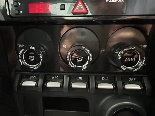 スバル ＢＲＺ GT 鹿児島県 2019(令1)年 4万km アイスシルバーメタリック 社外メモリナビ【ＡＶＩＣ－ＲＺ９０２ＺＰ】　/バックカメラ　/革巻きステアリング　/パドルシフト　/ステアリングリモコン　/オールオートウィンドウ　/ドライブレコーダー【ＤＲＴ－ＭＲ４５０】　/フロントフォグライト