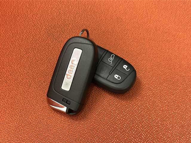 クライスラー・ジープ ジープ レネゲード リミテッド 佐賀県 2021(令3)年 3.6万km 黒 純正ナビ/Bluetooth/USB/ワンセグテレビ/バックカメラ/ワンオーナー/クルーズコントロール/前席パワーシート/アイドリングストップ/プッシュスタート/オートライト/オートエアコン/ETC/ルーフレール/横滑り防止装置/ステアリングスイッチ/ヒーテッドステアリング/スマートキー/取扱説明書/保証書/記録簿