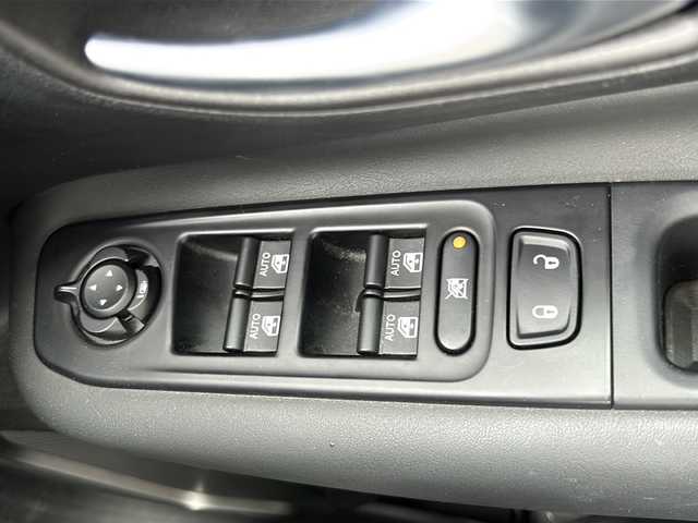 クライスラー・ジープ ジープ レネゲード リミテッド 佐賀県 2021(令3)年 3.6万km 黒 純正ナビ/Bluetooth/USB/ワンセグテレビ/バックカメラ/ワンオーナー/クルーズコントロール/前席パワーシート/アイドリングストップ/プッシュスタート/オートライト/オートエアコン/ETC/ルーフレール/横滑り防止装置/ステアリングスイッチ/ヒーテッドステアリング/スマートキー/取扱説明書/保証書/記録簿