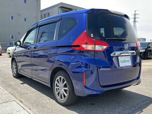ホンダ フリード G ホンダセンシング 石川県 2017(平29)年 4.2万km コバルトブルーパール メモリナビ【AVIC-RZ800】/(フルセグTV/DVD/CD/AM/FM)/バックカメラ/ETC/両側パワースライドドア/レーダークルーズコントロール/アイドリングストップ/プッシュスタート/LEDヘッドライト/オートライト/三列シート/純正フロアマット