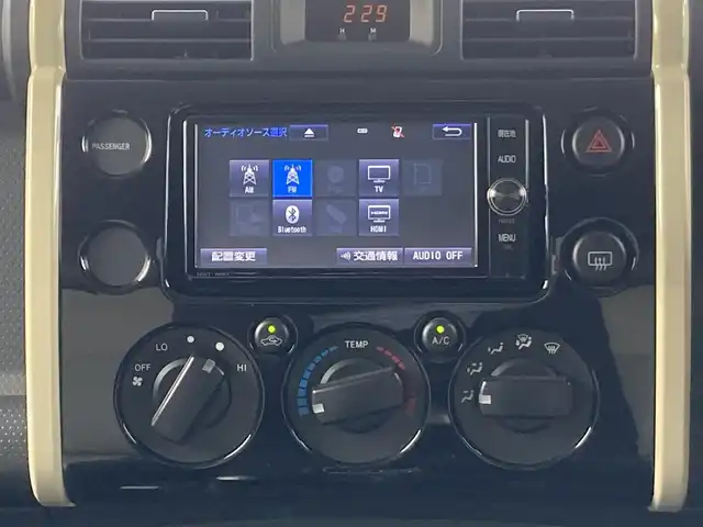 トヨタ ＦＪクルーザー ファイナルエディション 千葉県 2018(平30)年 5.8万km ベージュ 純正メモリナビ/(フルセグTV CD DVD BT FM AM)/バックカメラ/クルーズコントロール/横滑り防止装置/ETC/フォグランプ/純正20インチAW/シートリフター/フロアマット/ドアバイザー/スペアキー/取扱説明書/保証書
