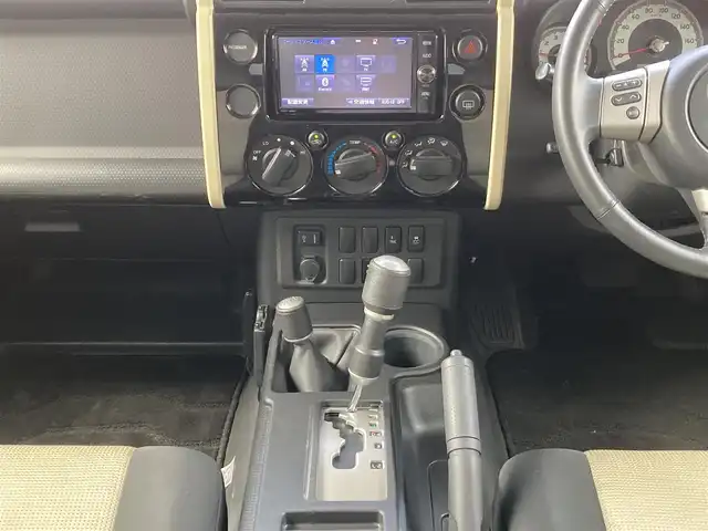 トヨタ ＦＪクルーザー ファイナルエディション 千葉県 2018(平30)年 5.8万km ベージュ 純正メモリナビ/(フルセグTV CD DVD BT FM AM)/バックカメラ/クルーズコントロール/横滑り防止装置/ETC/フォグランプ/純正20インチAW/シートリフター/フロアマット/ドアバイザー/スペアキー/取扱説明書/保証書