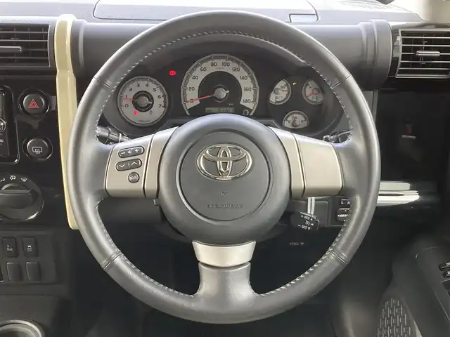 トヨタ ＦＪクルーザー ファイナルエディション 千葉県 2018(平30)年 5.8万km ベージュ 純正メモリナビ/(フルセグTV CD DVD BT FM AM)/バックカメラ/クルーズコントロール/横滑り防止装置/ETC/フォグランプ/純正20インチAW/シートリフター/フロアマット/ドアバイザー/スペアキー/取扱説明書/保証書
