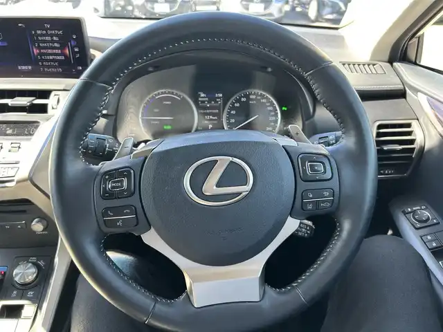 レクサス ＮＸ 300h バージョンL 岡山県 2019(平31)年 5.2万km ソニッククォーツ 登録時走行距離51990km/純正12.3インチナビ/フルセグTV(AM.FM.CD.DVD.TV.BT)/モデリスタエアロ/全方位カメラ/ETC2.0/ブラインドスポットモニター/ドライブレコーダー/リア電動リクライニング/シートヒーター/エアシート/ステアリングヒーター/クリアランスソナー/衝突軽減ブレーキ/レーダークルーズコントロール/レーンキープアシスト/オートマチックハイビーム/アイドリングストップ/パワーバックドア/18インチ純正AW/純正フロアマット